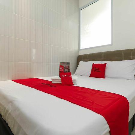 Готель Reddoorz Near Nagoya Hill Batam Екстер'єр фото