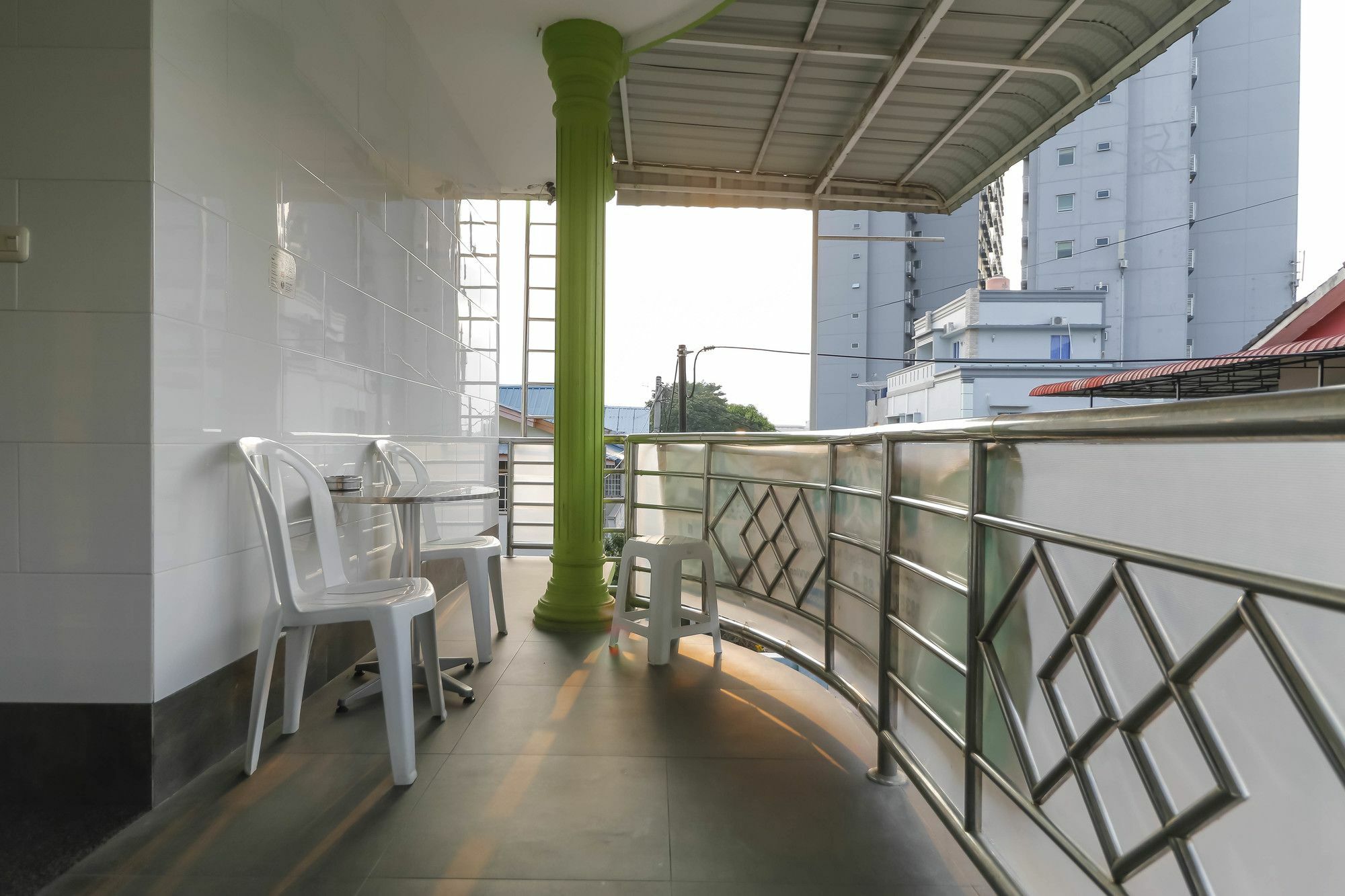 Готель Reddoorz Near Nagoya Hill Batam Екстер'єр фото