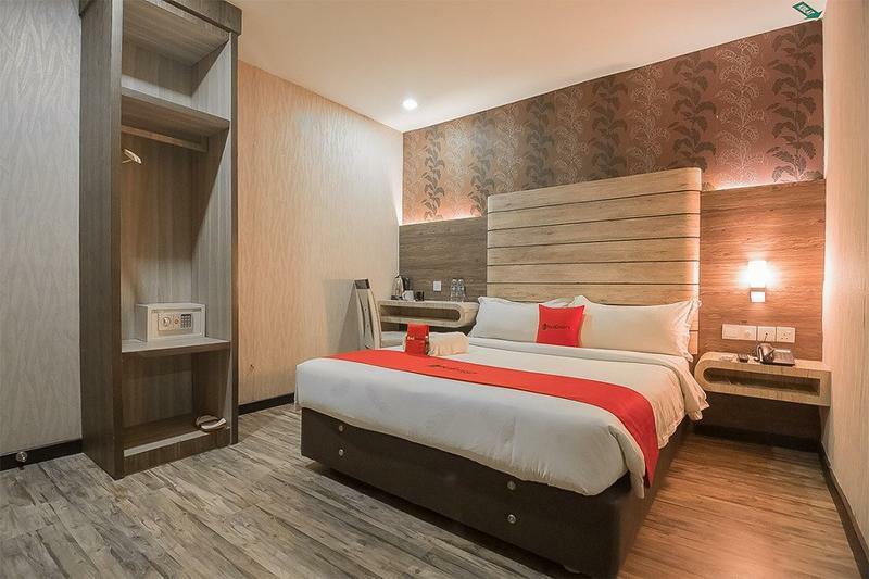 Готель Reddoorz Near Nagoya Hill Batam Екстер'єр фото